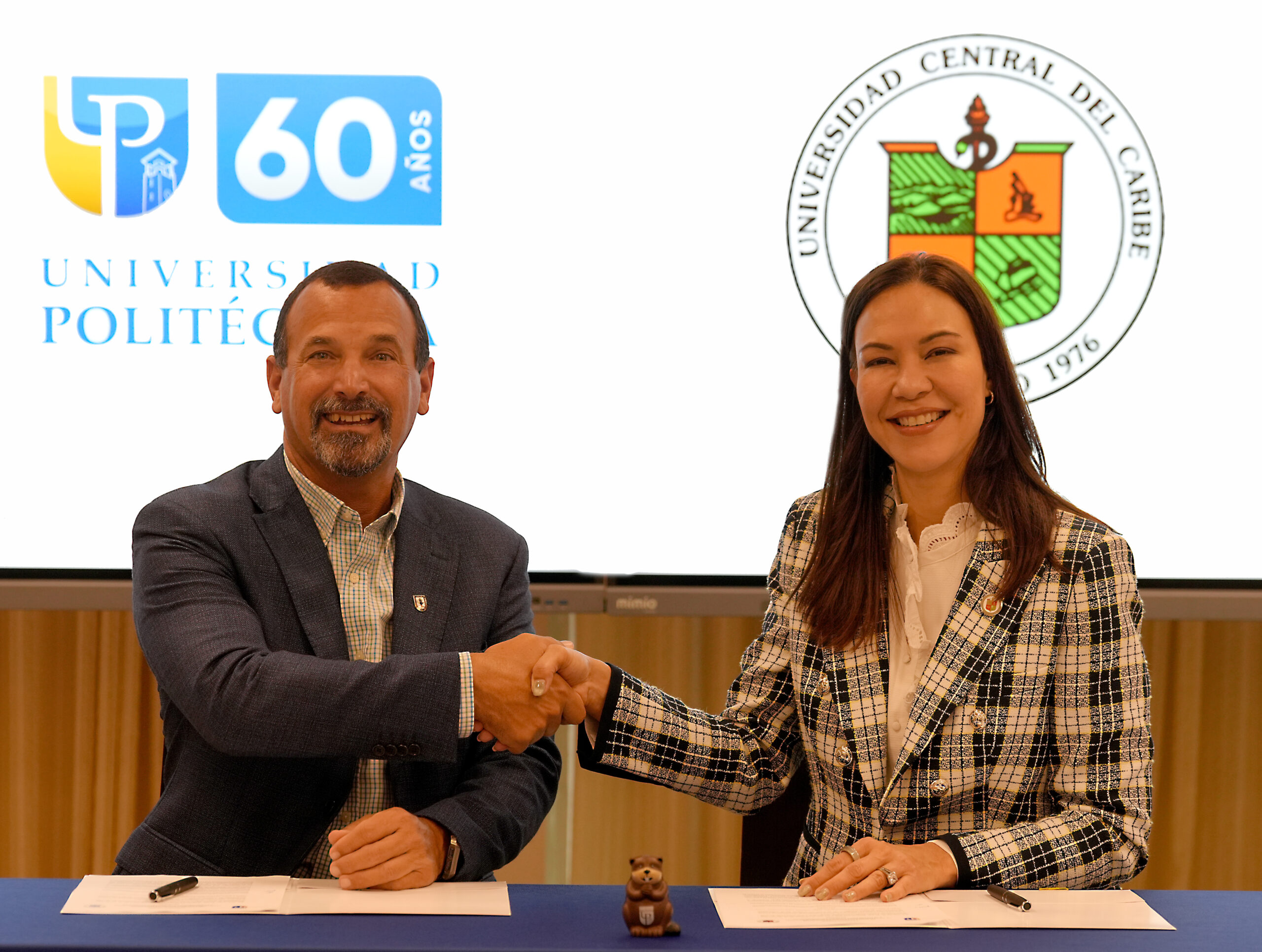 Foto Acuerdo Politécnica 1