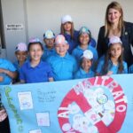 Repre Hau junto a estudiantes