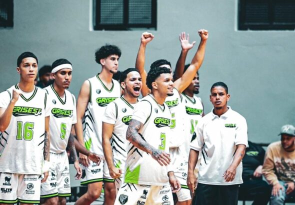 Los Grises Jr. de Humacao continúan escribiendo una destacada historia en la Liga Intermedia Sub-22 al asegurar su clasificación a la segunda ronda del torneo.