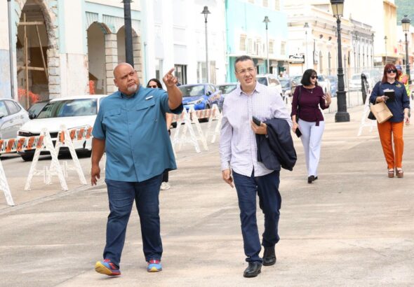 2Alcalde de Guayama O'brain Vázquez junto al defensor de las personas con impedimentos, Fernando Díaz